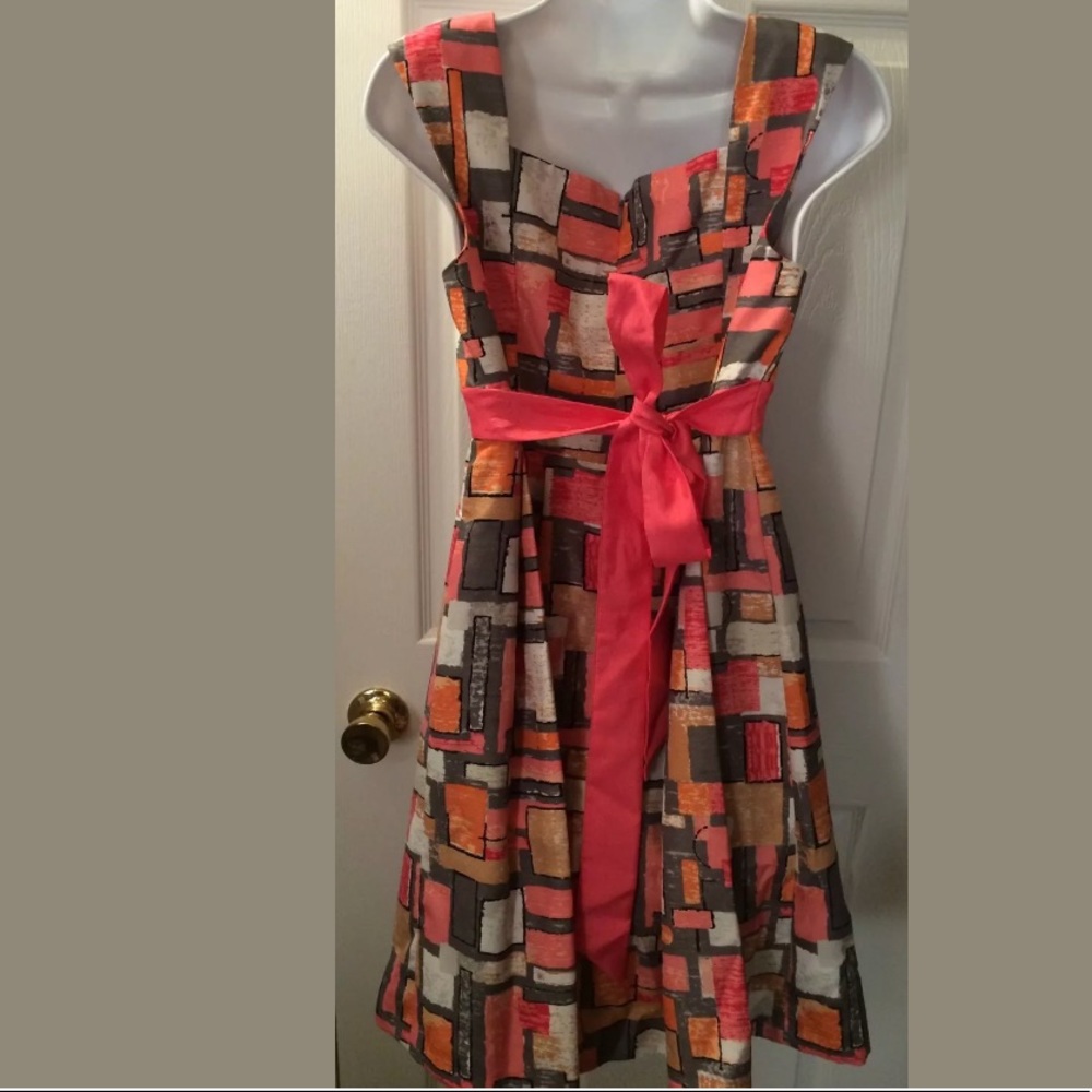 New JESSICA SIMPSON Geo Print Dress Coral Gray Sweetheart Neckline Pink Pin Up - Picture 6 of 8
